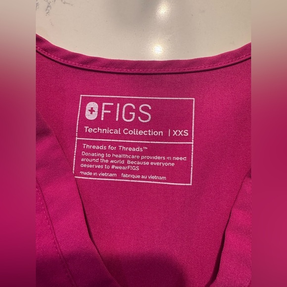 Figs Women’s Raspberry Sorbet Scrub Set-XS/tall Kade Cargo Pants; XXS Casma top - Picture 4 of 13